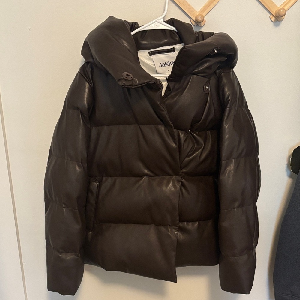 Jakke Women's Chocolate Puffer Jacket